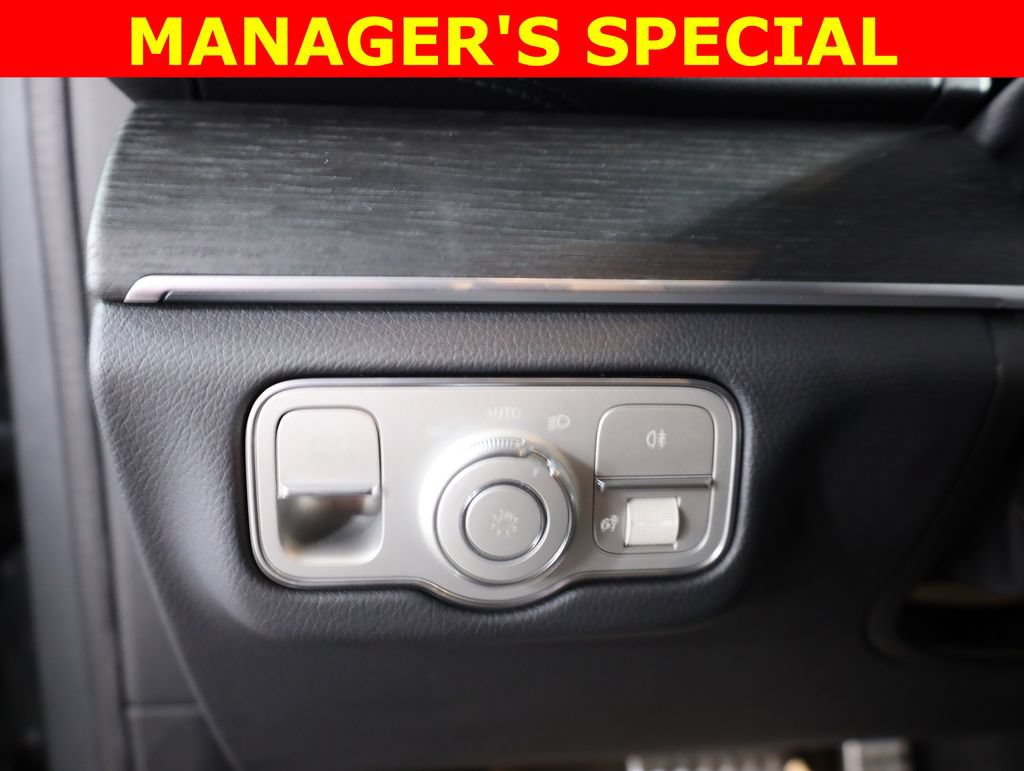 Used 2025 Mercedes-Benz GLS 450 4MATIC image 11
