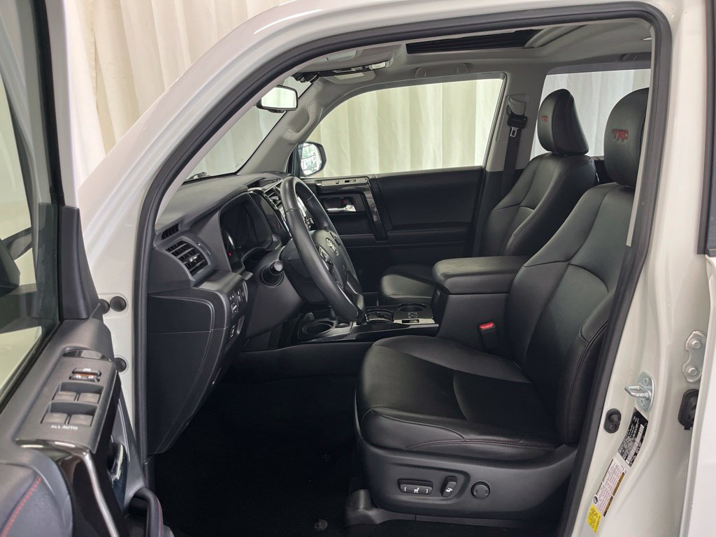 Used 2021 Toyota 4Runner Venture w/ Moonroof Package AWD/4WD image 4