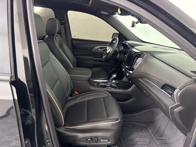 Used 2023 Chevrolet Traverse Premier w/ Redline Edition image 16