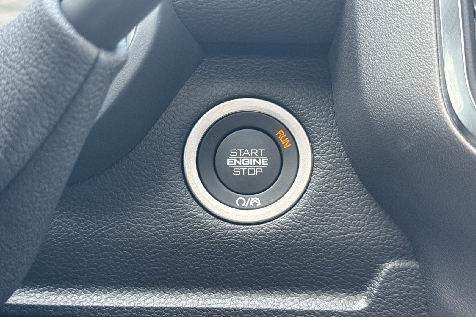 New 2026 RAM 3500 Laramie AWD/4WD image 23