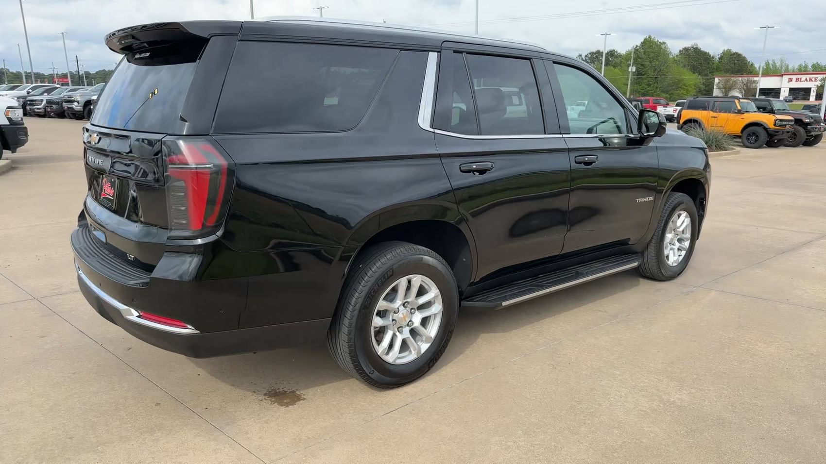 Used 2025 Chevrolet Tahoe LT AWD/4WD image 9