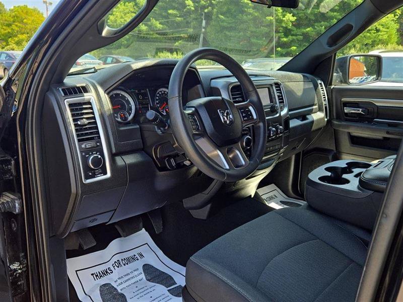 Used 2024 RAM 1500 Warlock AWD/4WD image 12