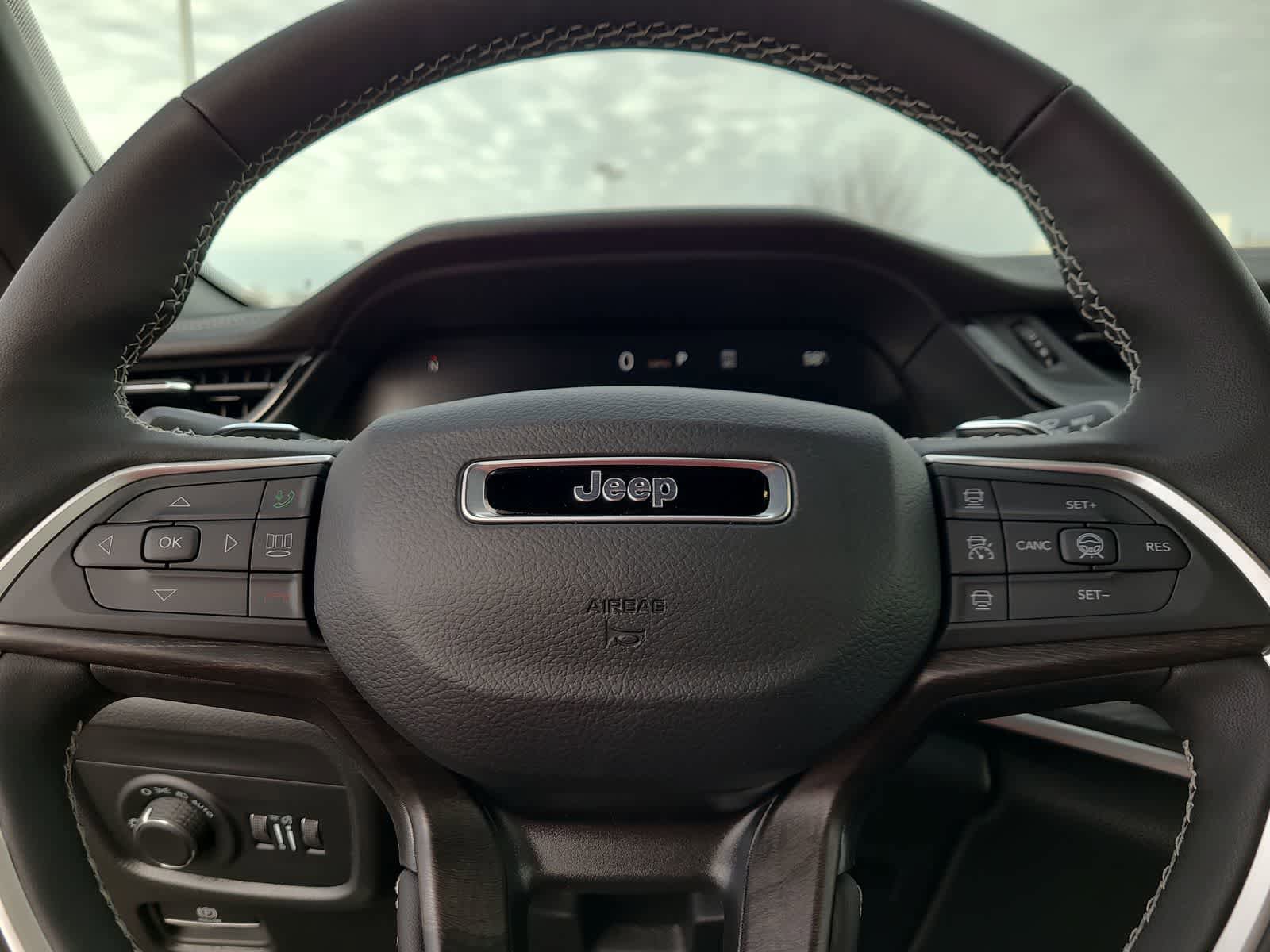 New 2026 Jeep Grand Cherokee Altitude AWD/4WD image 23