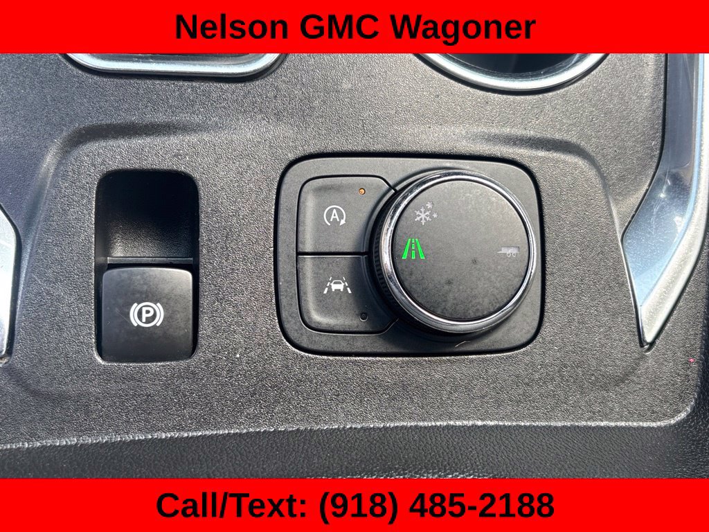 Used 2022 Chevrolet Traverse LT FWD image 28