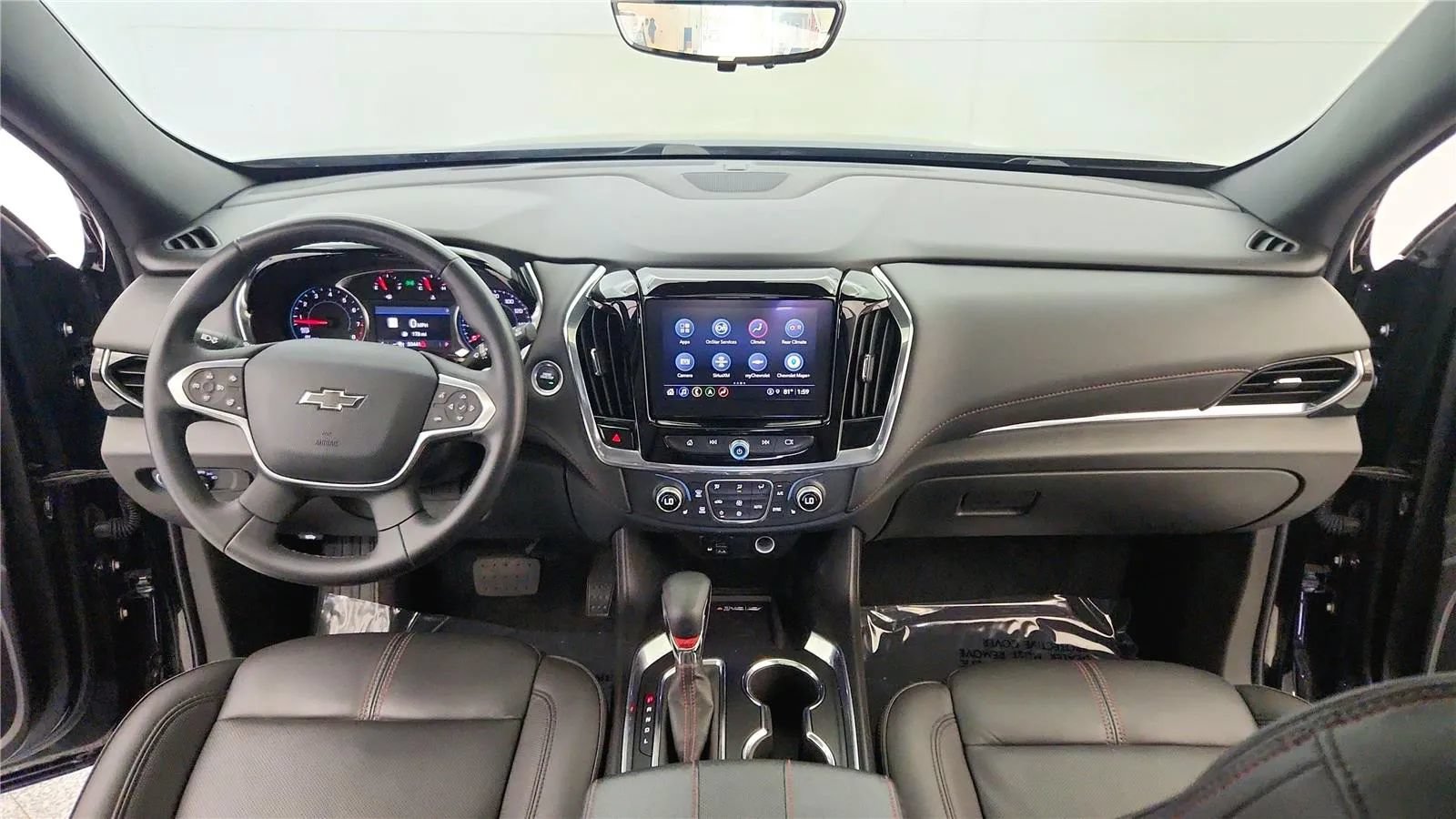 Used 2023 Chevrolet Traverse RS AWD/4WD image 39