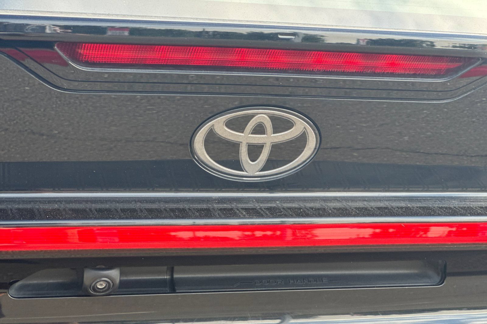 Certified 2025 Toyota Prius LE FWD image 50