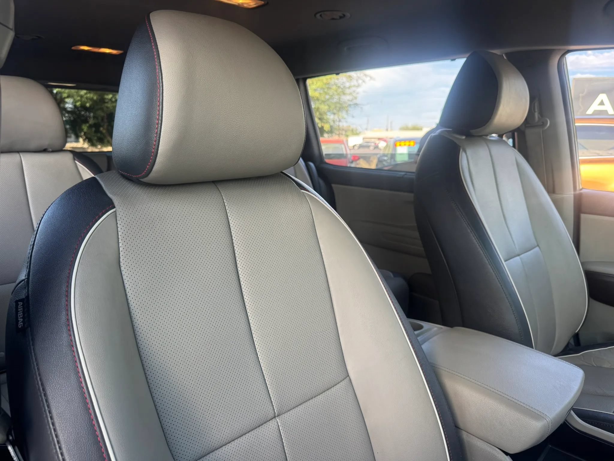 Used 2017 Kia Sedona LX w/ LX Essentials Premium Package FWD image 34