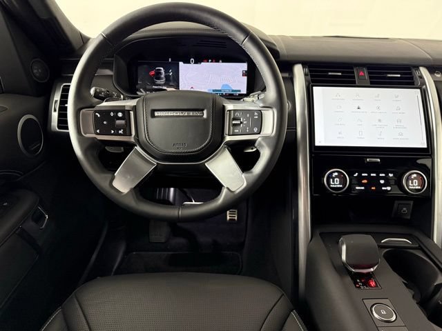 Used 2025 Land Rover Discovery Metropolitan Edition AWD/4WD image 30