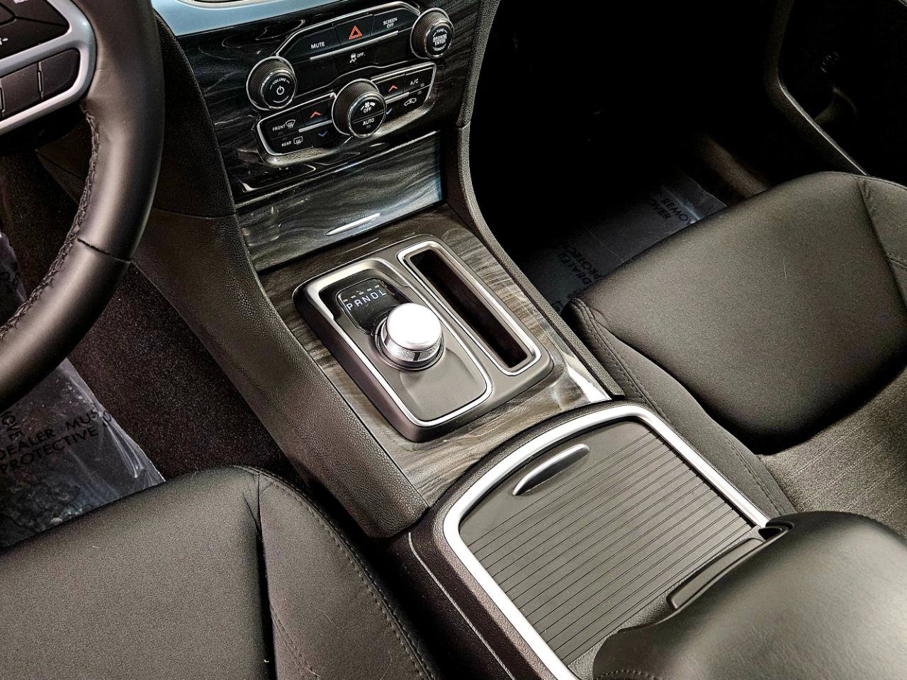 Used 2020 Chrysler 300 Touring w/ Sport Appearance Package image 12