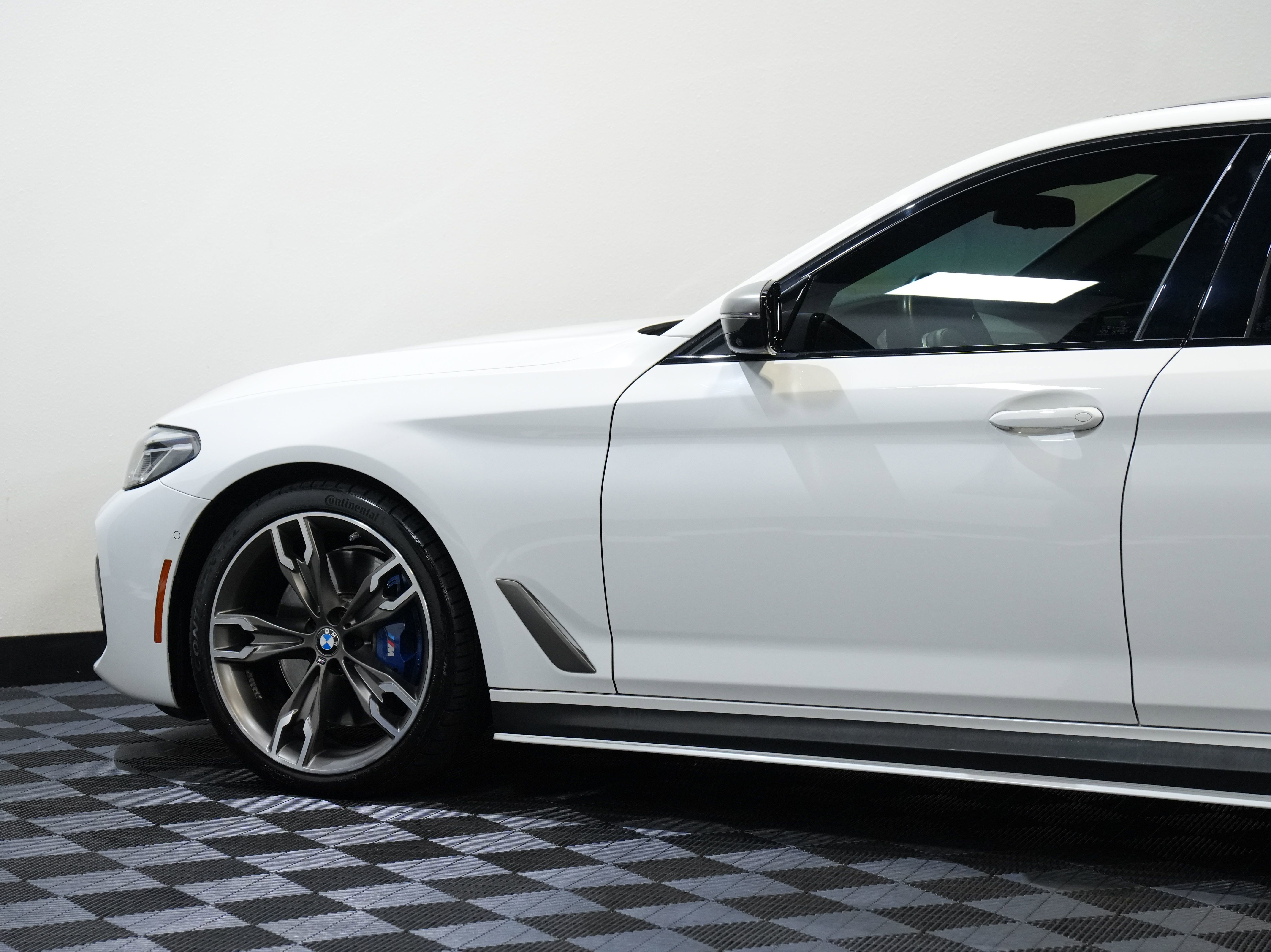 Used 2021 BMW M550i xDrive w/ Executive Package AWD/4WD image 21
