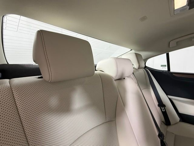 Certified 2025 Lexus ES 300h 300h w/ Premium Package image 27