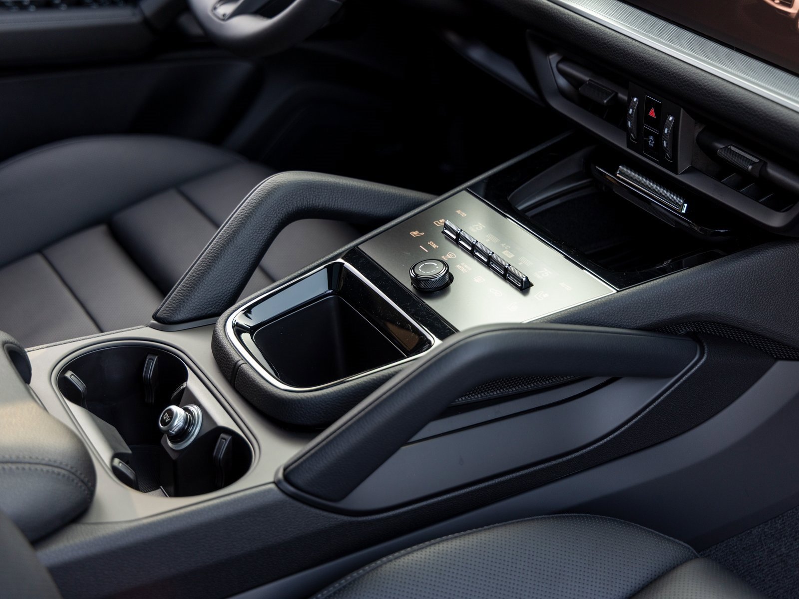 New 2025 Porsche Cayenne E-Hybrid image 51