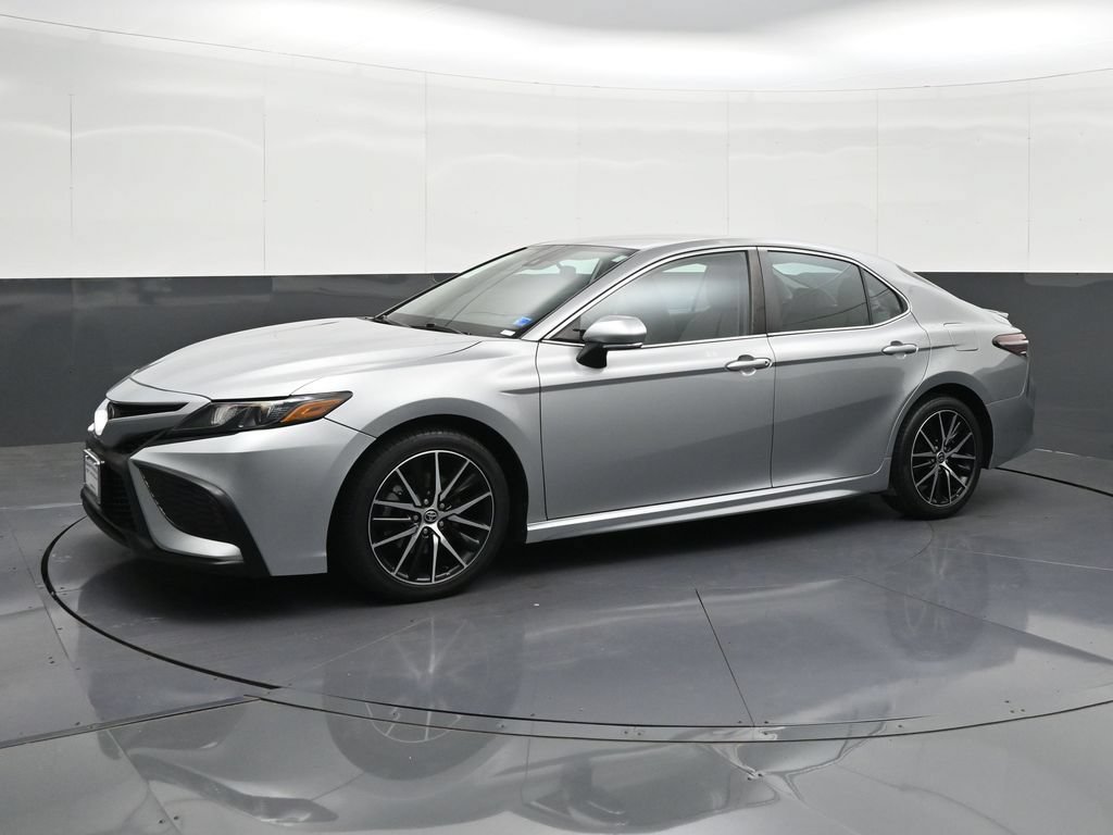 Used 2021 Toyota Camry SE w/ Cold Weather Package