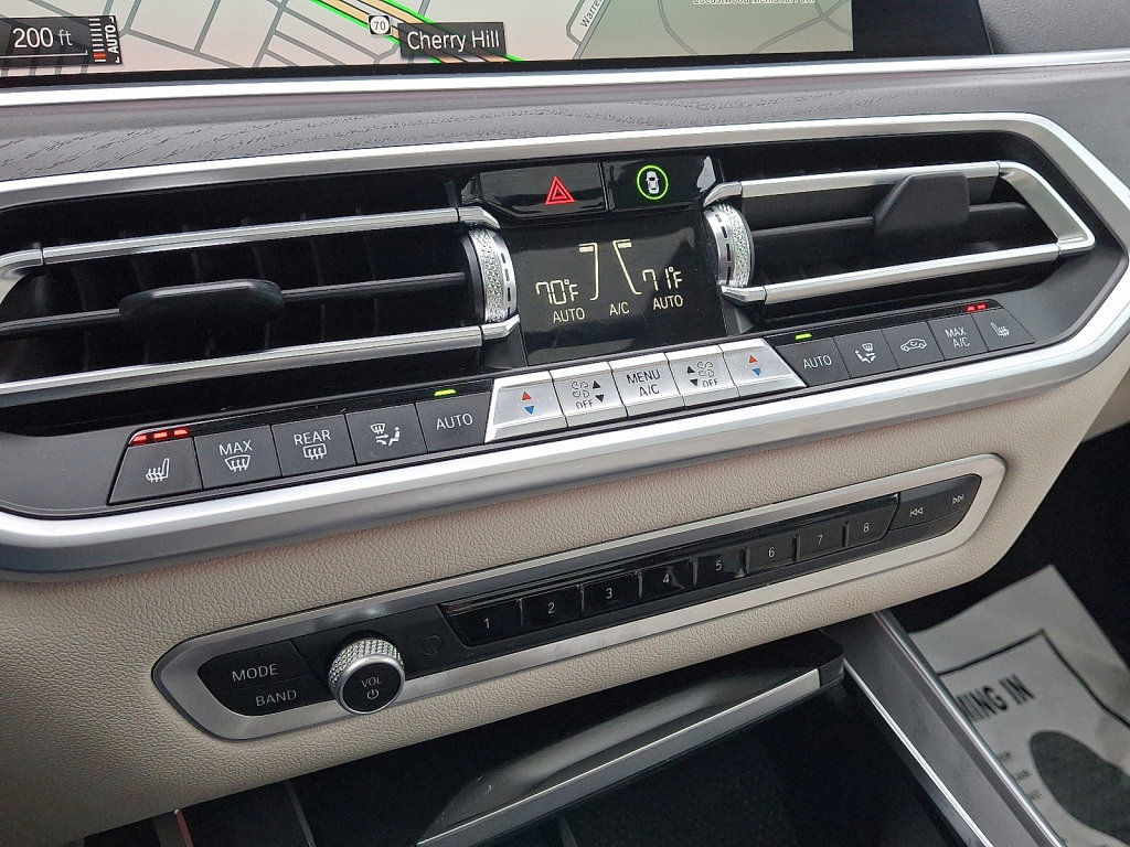 Used 2022 BMW X7 xDrive40i w/ Premium Package image 27