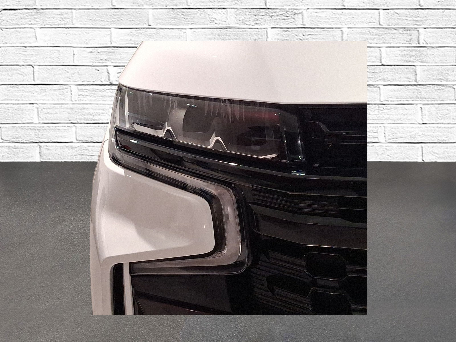 Used 2023 Chevrolet Tahoe Z71 w/ Z71 Off-Road Package AWD/4WD image 9