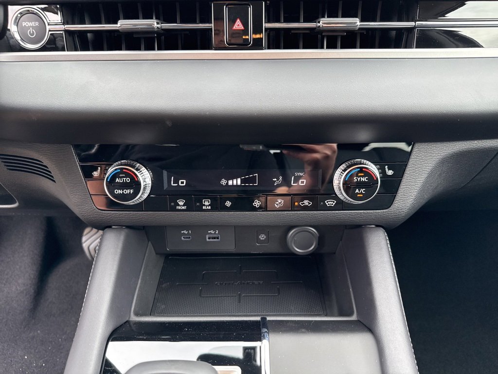 New 2025 Mitsubishi Outlander SE image 25