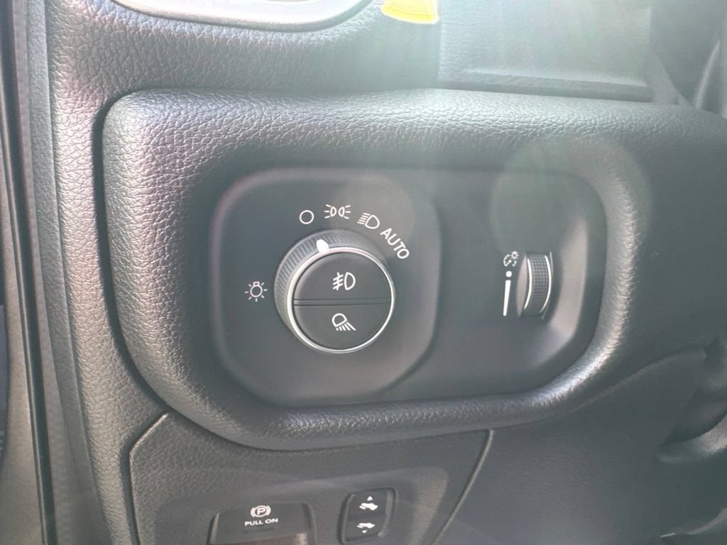 Used 2022 RAM 1500 Big Horn AWD/4WD image 11