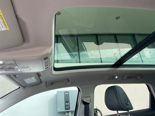 Used 2024 Volkswagen Taos SE image 18