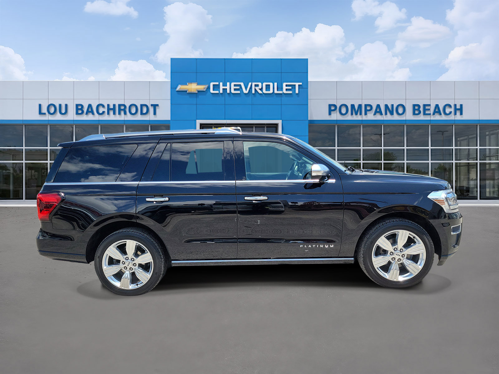 Used 2023 Ford Expedition Platinum AWD/4WD image 2