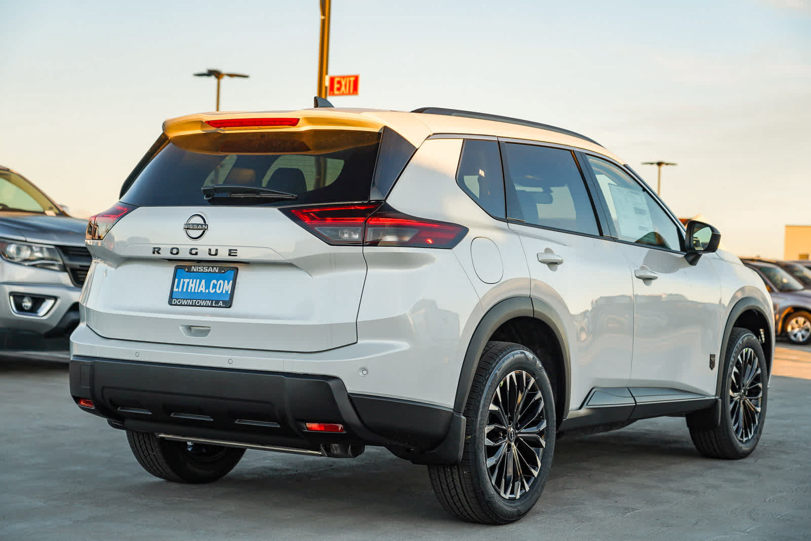 New 2026 Nissan Rogue Dark Armor FWD image 6