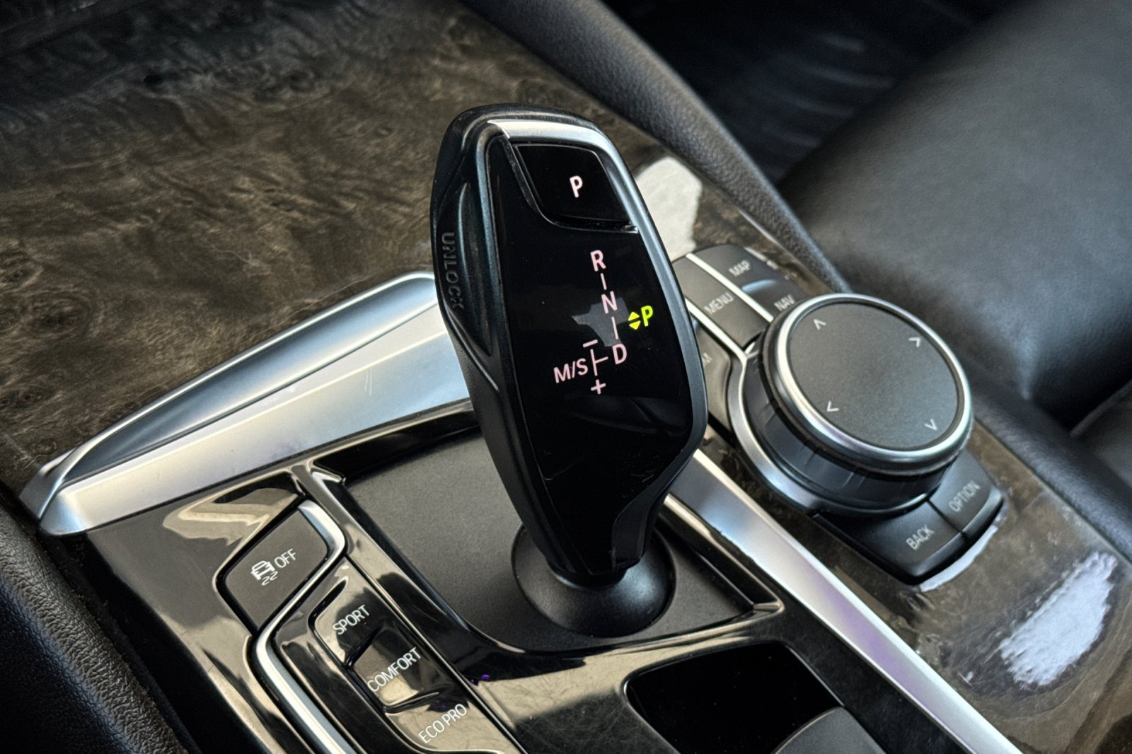Used 2019 BMW 530i w/ Convenience Package RWD image 21