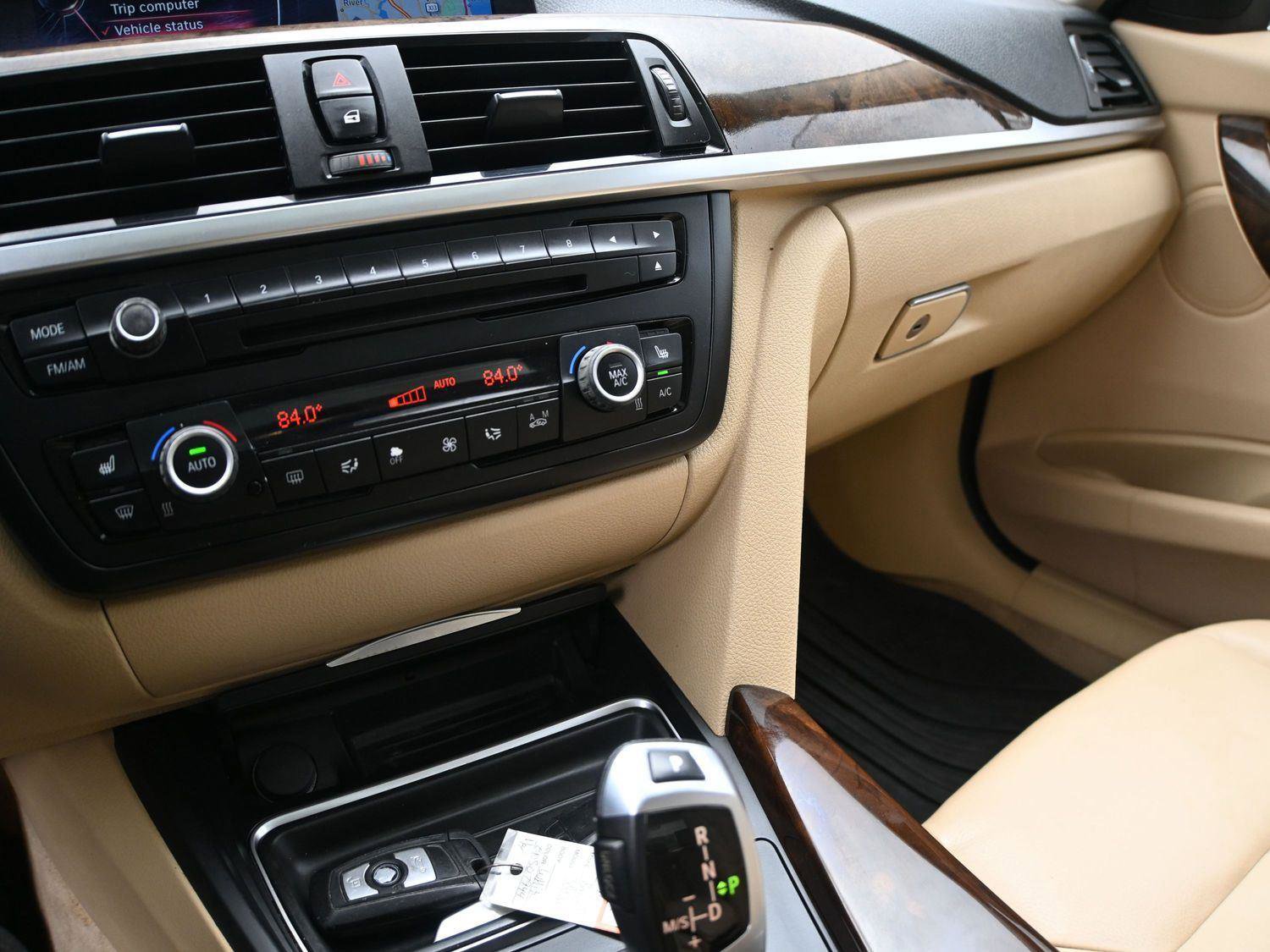 Used 2014 BMW 328i xDrive Sedan AWD/4WD image 4