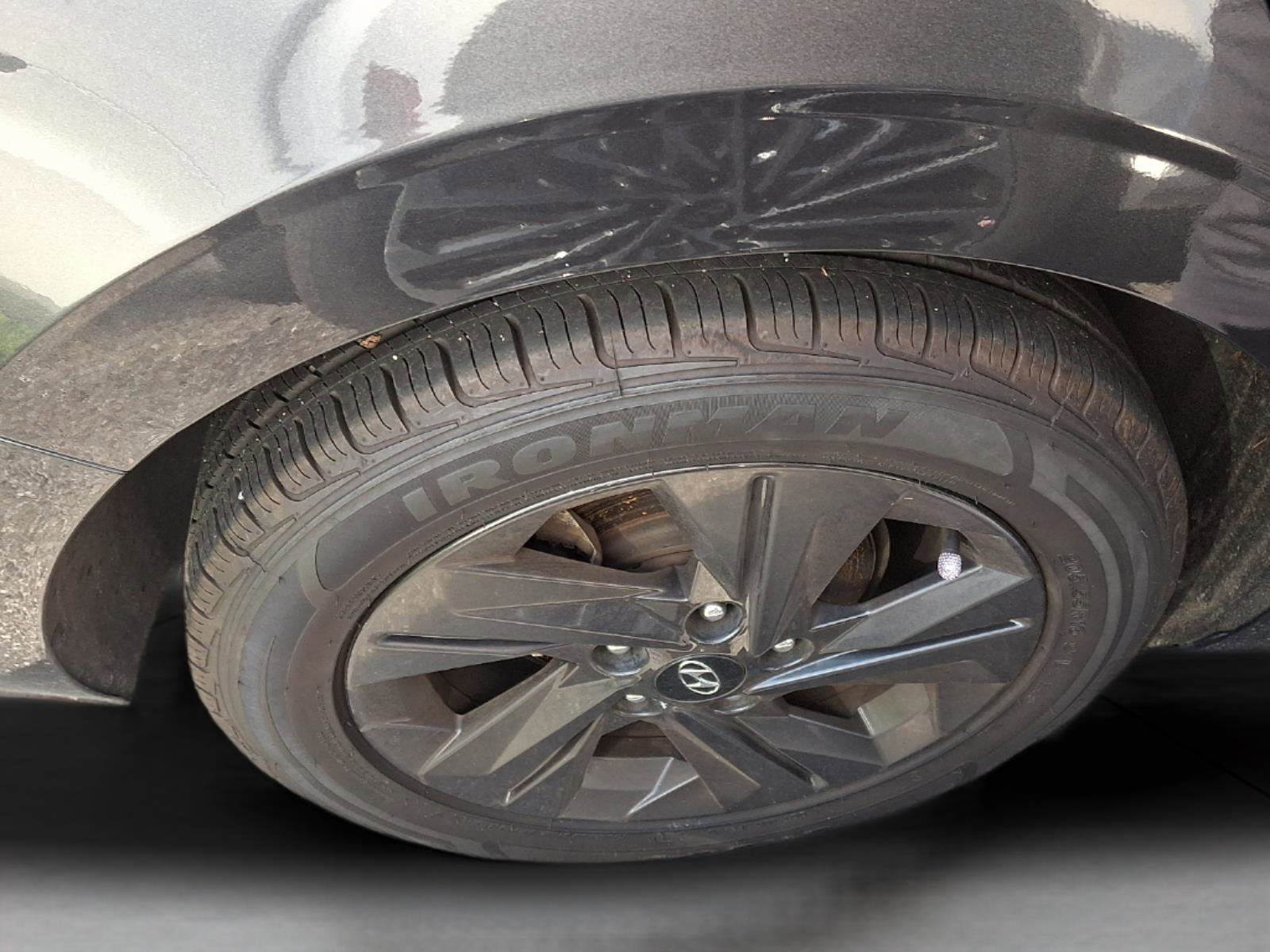 Used 2023 Hyundai Elantra SEL FWD image 9
