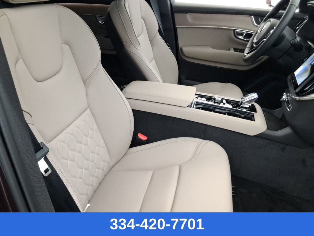 New 2026 Volvo XC90 B5 Plus image 16