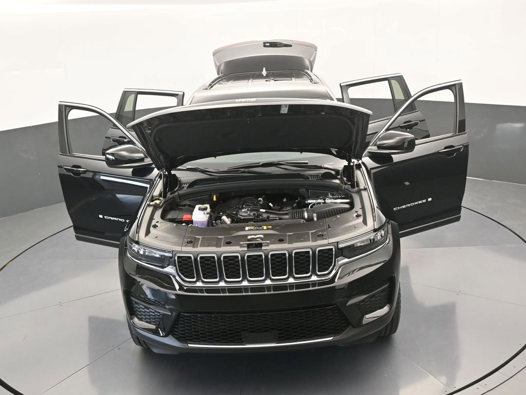 Used 2025 Jeep Grand Cherokee Laredo image 65