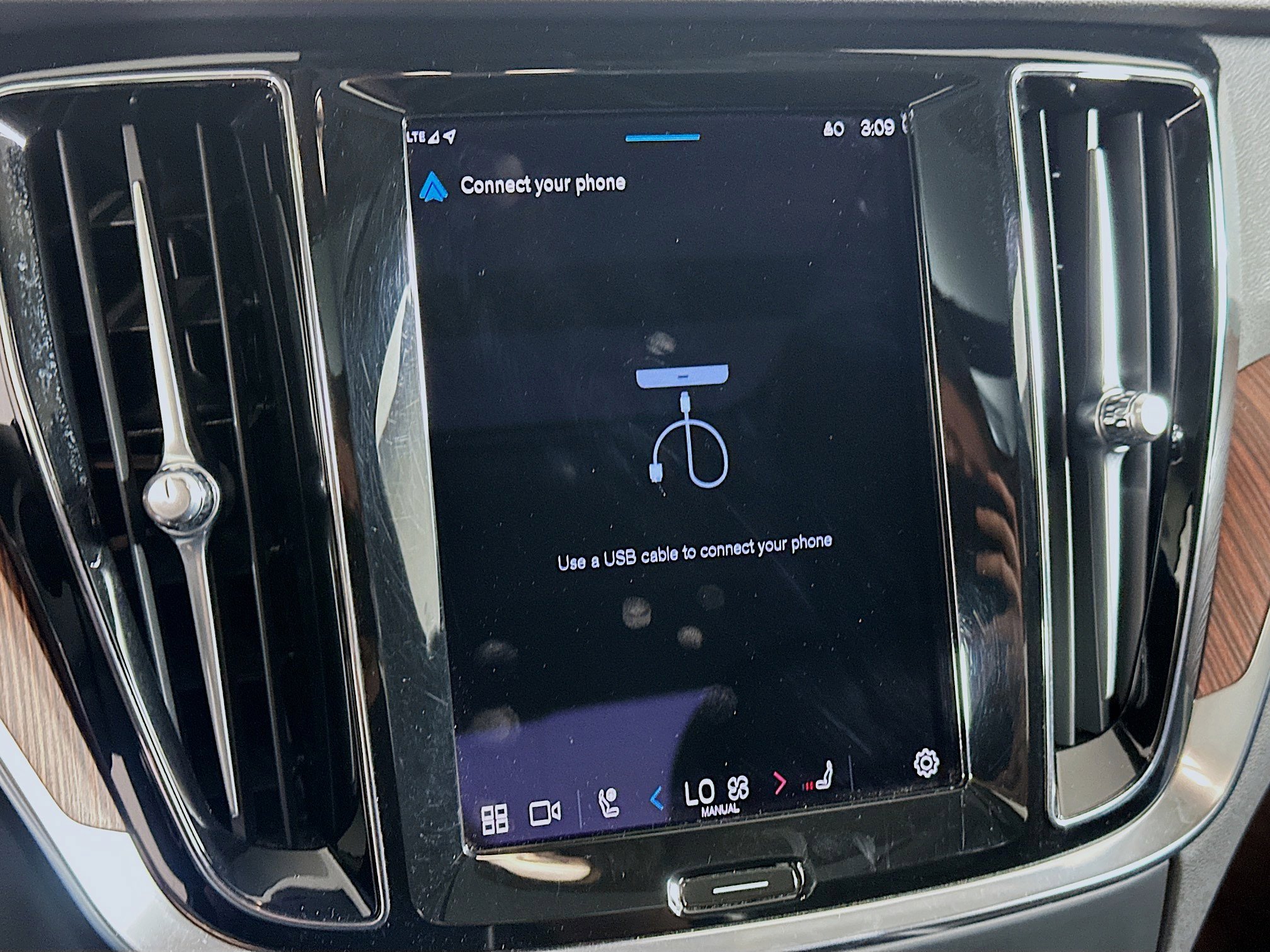 Used 2024 Volvo S60 B5 Plus image 22