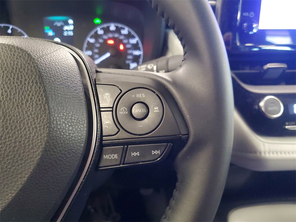 Certified 2025 Toyota Corolla SE image 21