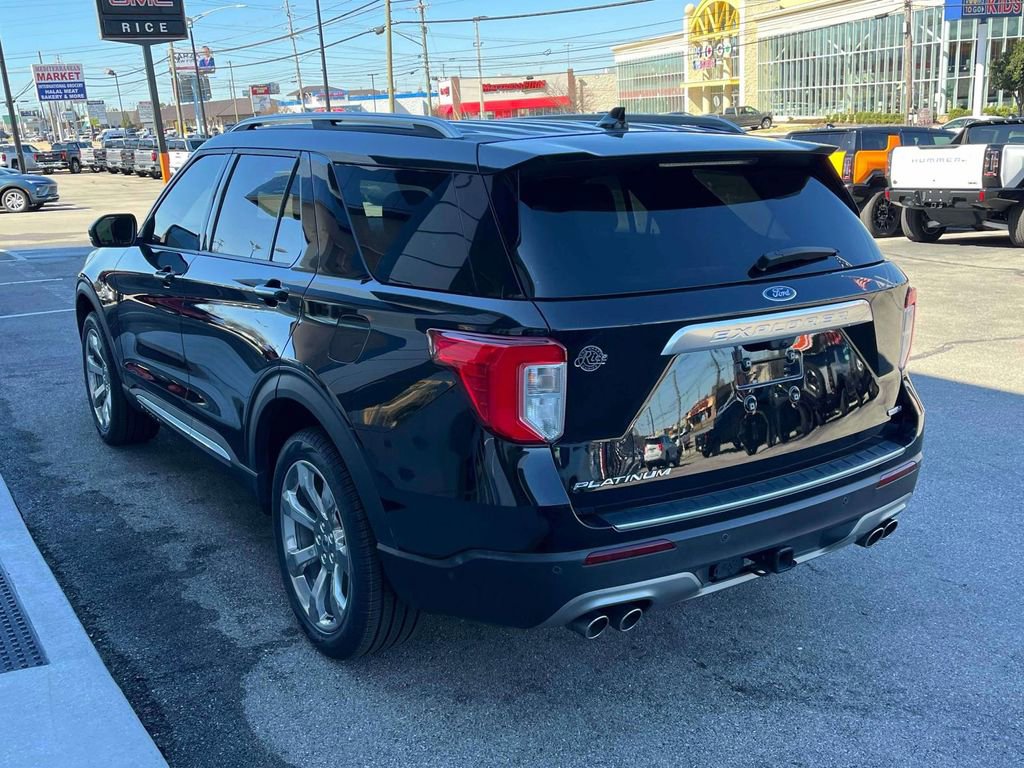 Used 2020 Ford Explorer Platinum w/ Premium Technology Package image 5