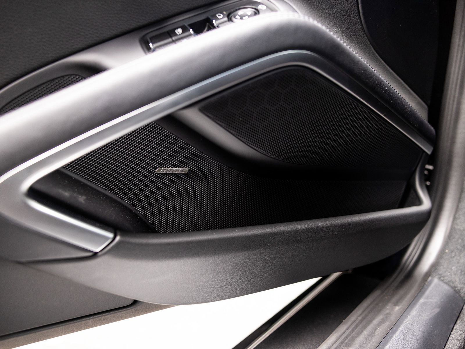 Certified 2025 Porsche 718 Cayman RWD image 41