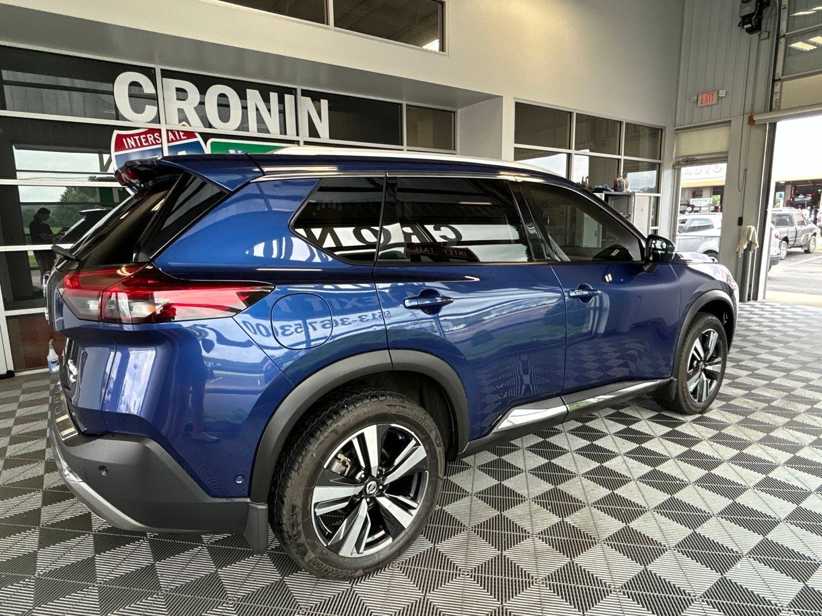 Used 2021 Nissan Rogue Platinum AWD/4WD image 6