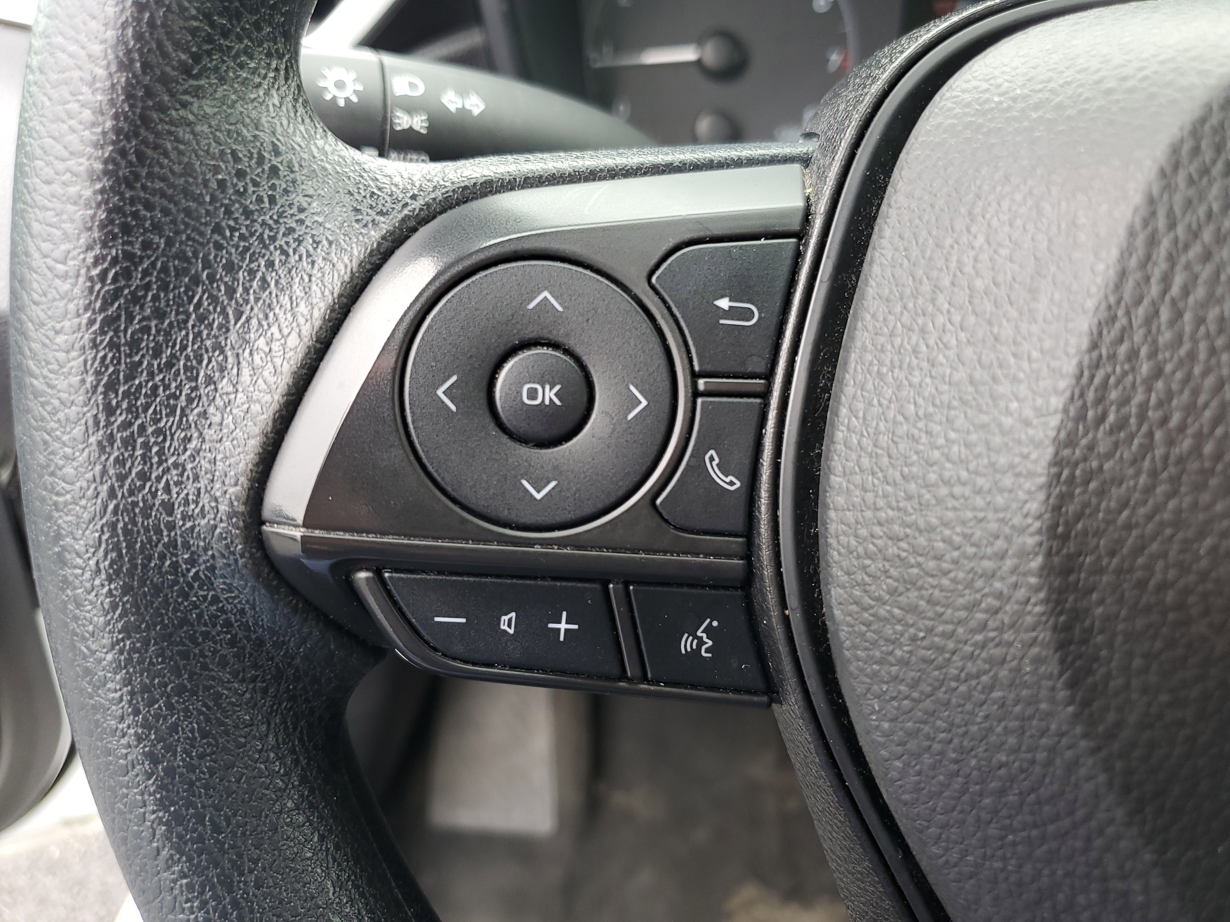 Used 2024 Toyota Corolla LE FWD image 24