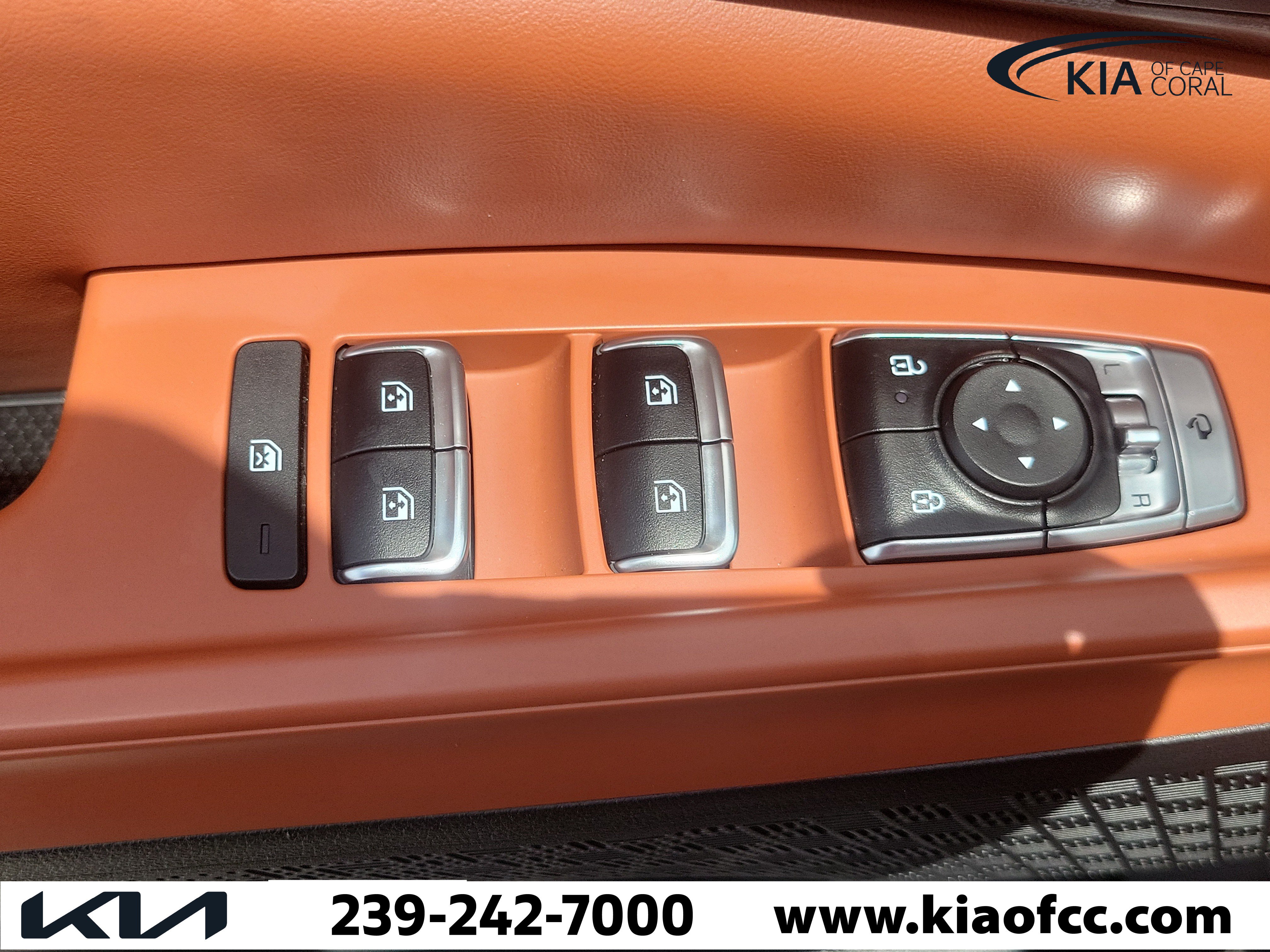 Certified 2025 Kia Carnival EX FWD image 24