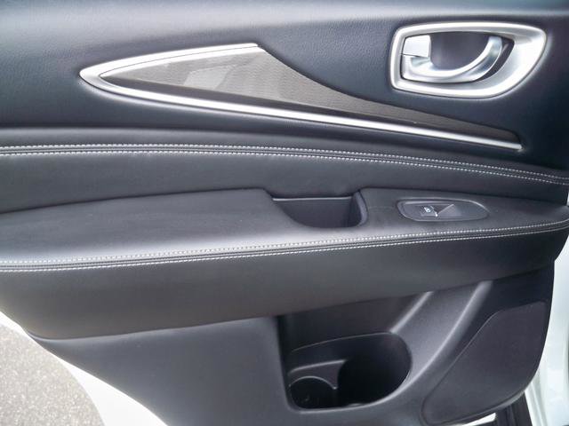 Used 2019 INFINITI QX60 Luxe w/ Essential Package image 17