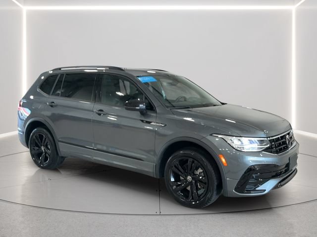 Certified 2024 Volkswagen Tiguan SE R-Line AWD/4WD image 8