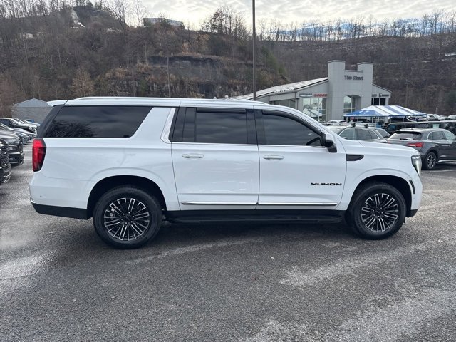 Used 2025 GMC Yukon XL Elevation image 2