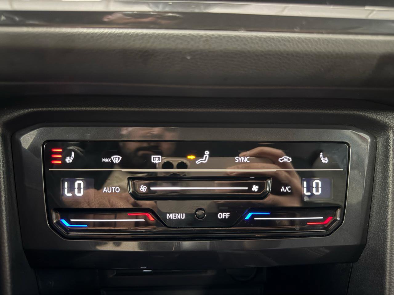 Used 2022 Volkswagen Tiguan SE image 13