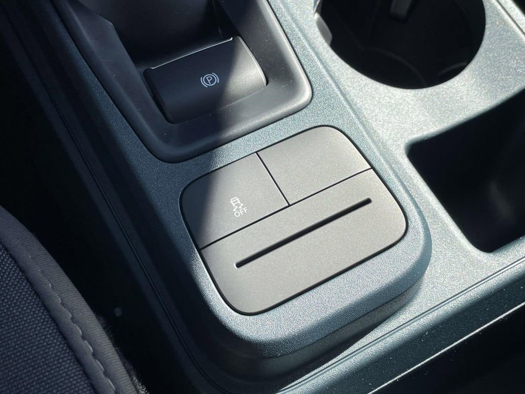 New 2025 Ford Maverick XL image 7