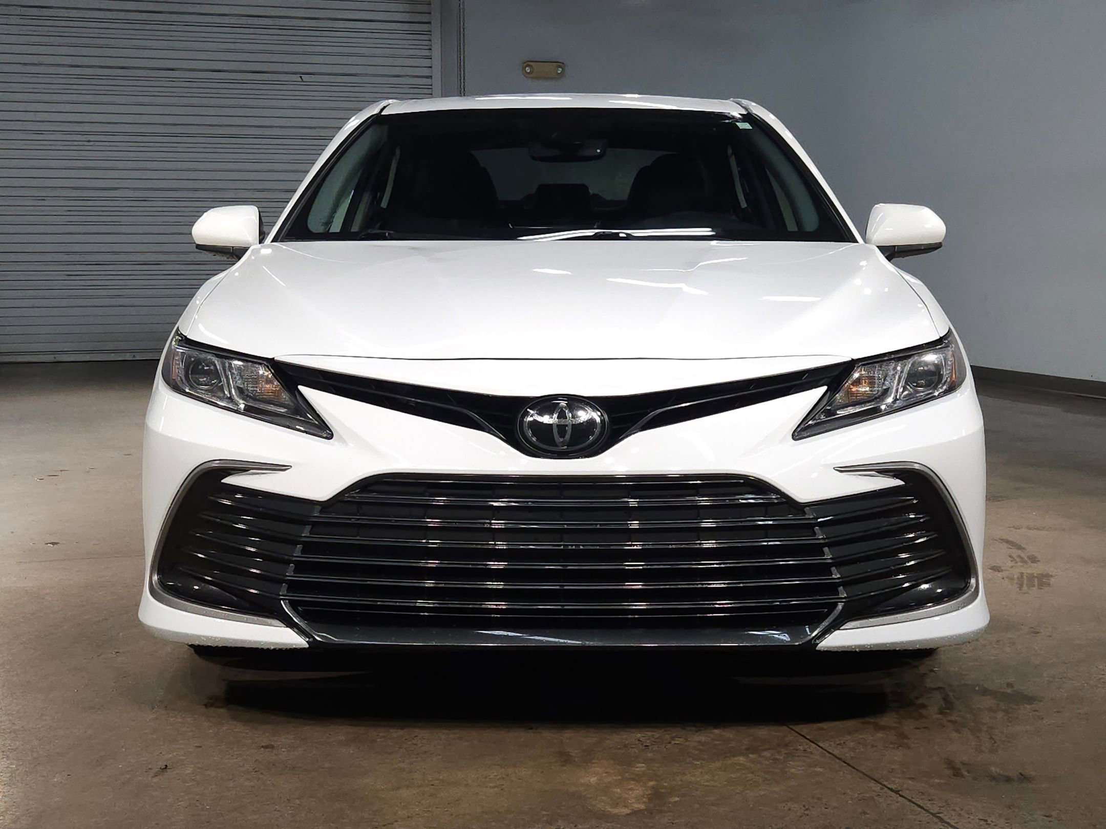 Used 2023 Toyota Camry LE image 2