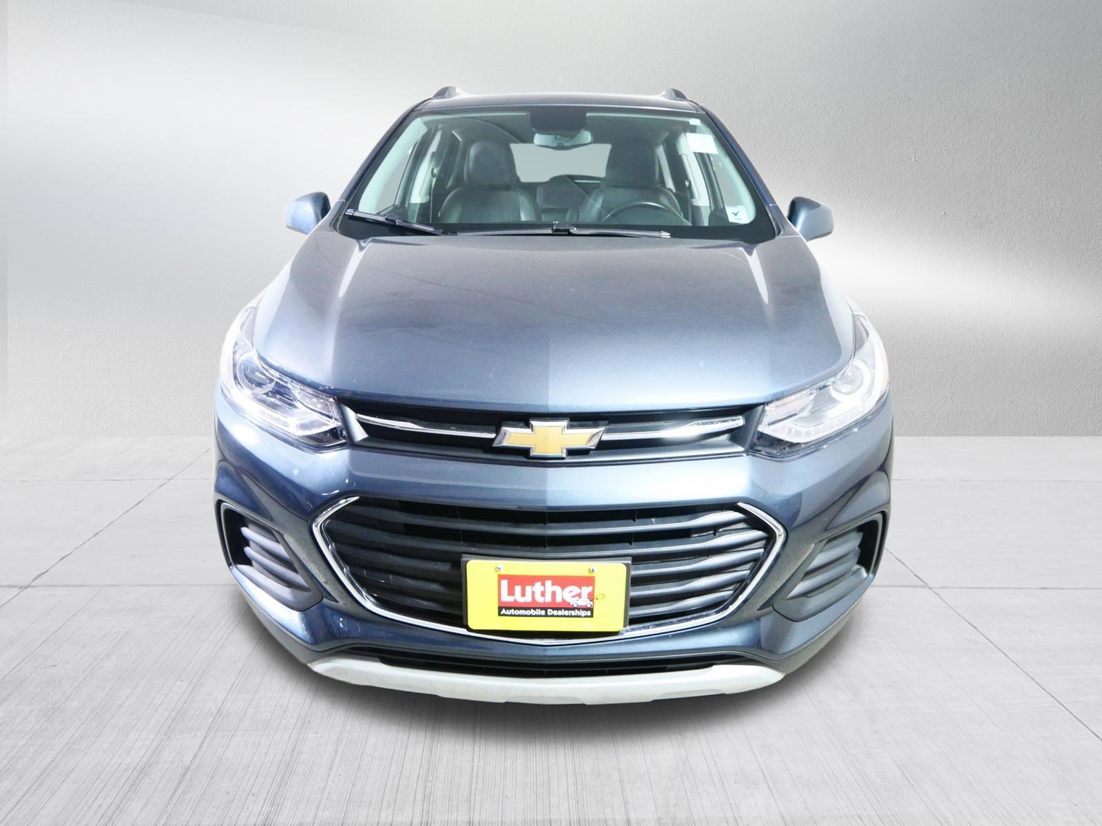 Used 2022 Chevrolet Trax LT w/ LT Convenience Package image 2