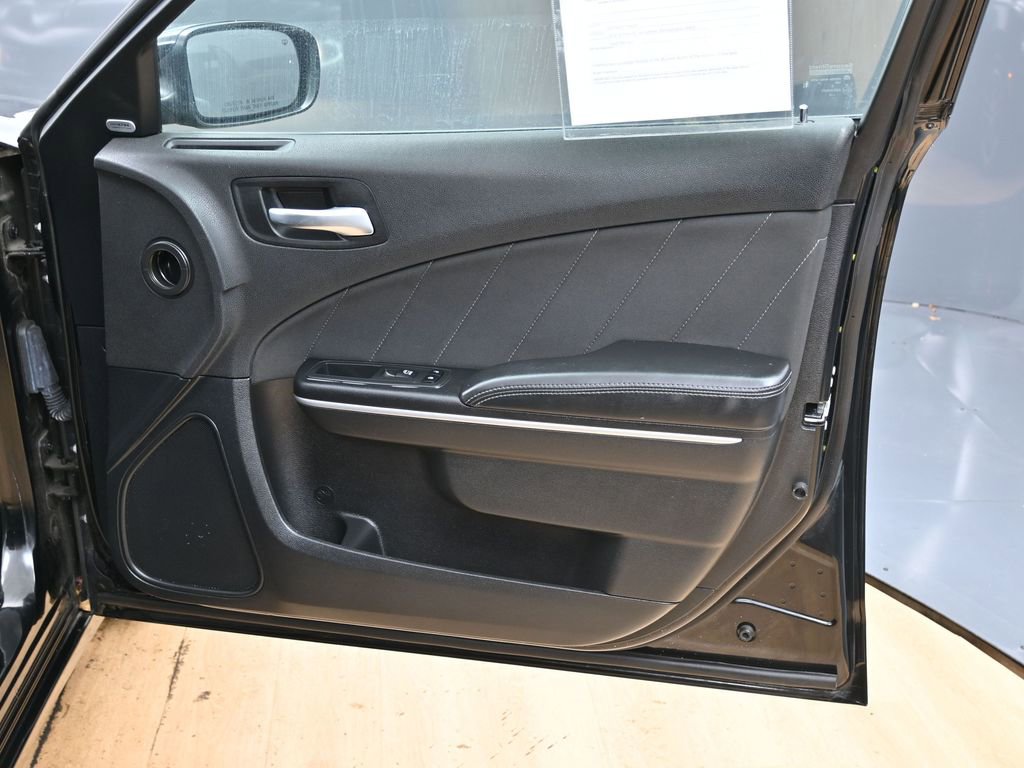 Used 2019 Dodge Charger SXT image 37