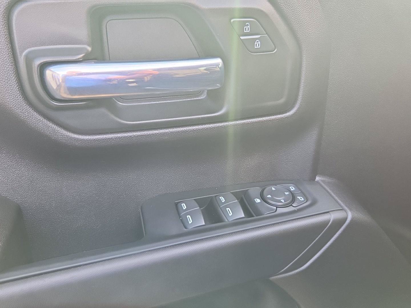 Used 2023 Chevrolet Silverado 1500 Custom Trail Boss w/ LPO, Dark Essentials Package AWD/4WD image 11