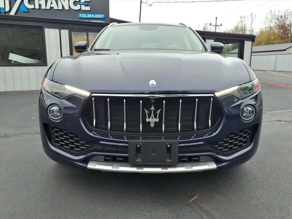 Used 2018 Maserati Levante GranLusso image 8
