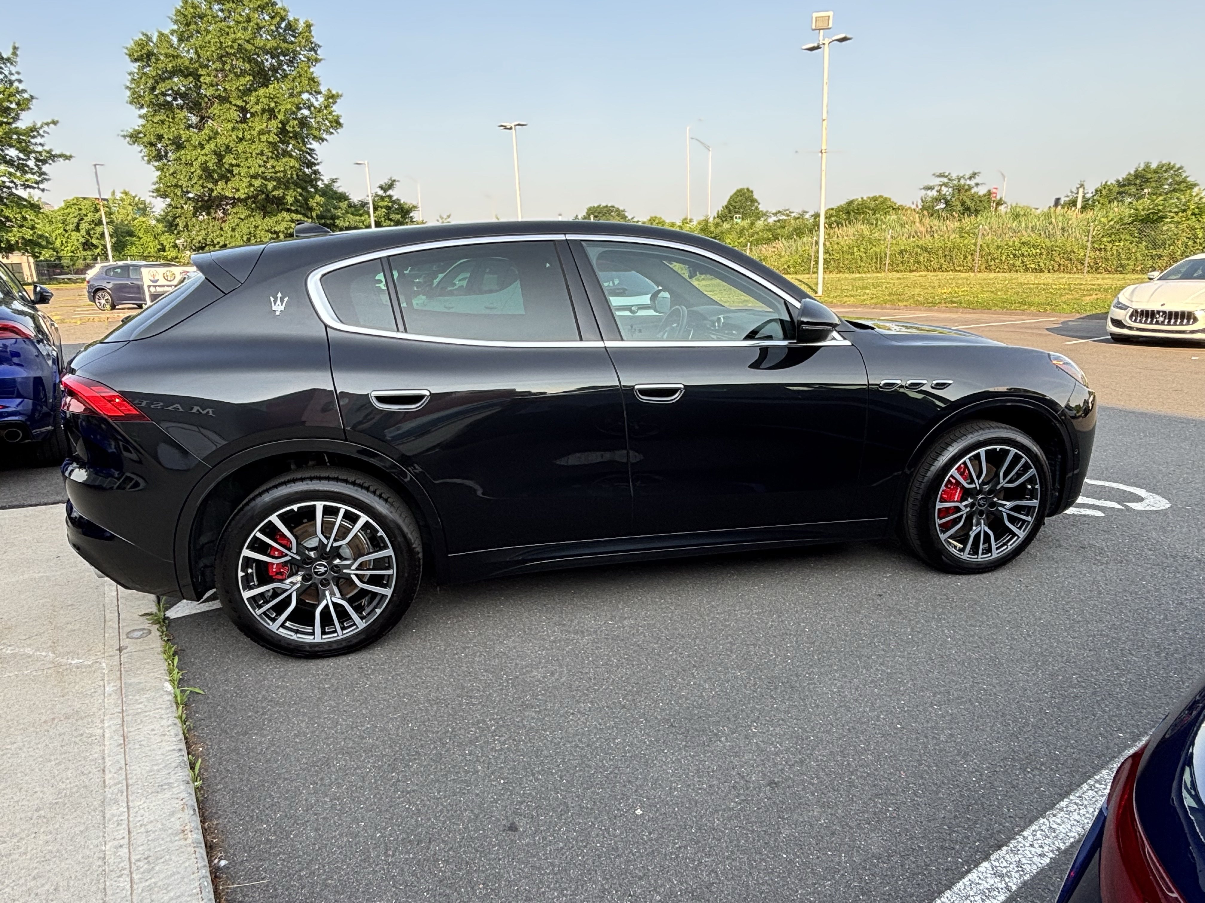 Used 2025 Maserati Grecale Folgore AWD/4WD image 9