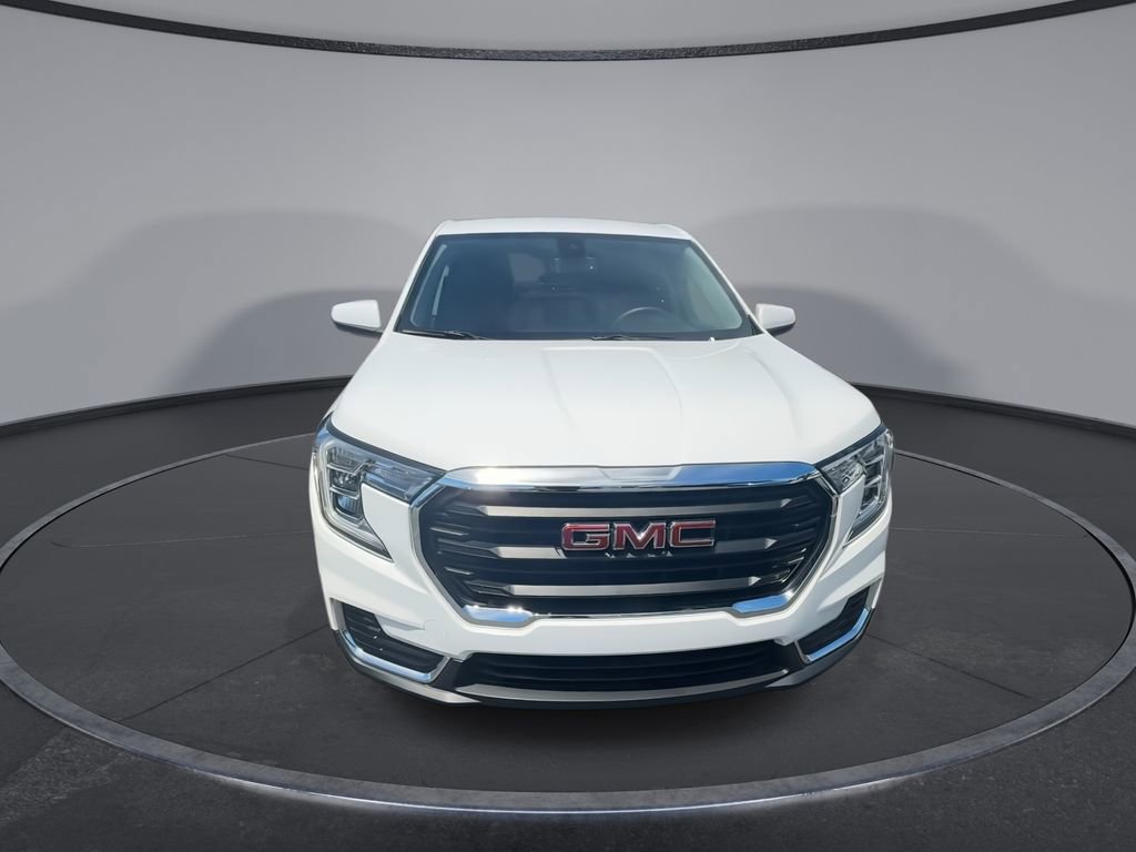 Used 2024 GMC Terrain SLE FWD image 3
