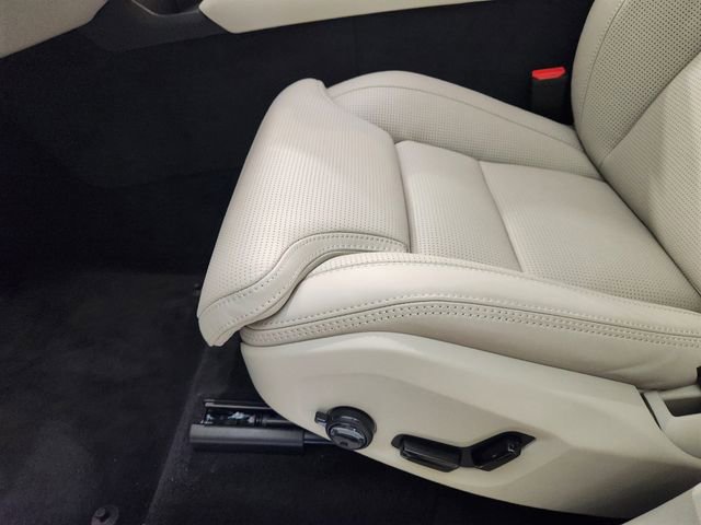New 2026 Volvo XC90 B6 Ultra w/ Protection Package image 24