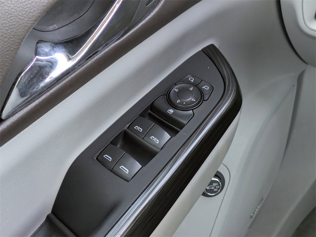 Used 2023 GMC Acadia SLT image 25